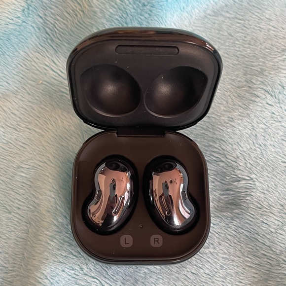 Samsung galaxy buds live- used once or twice.